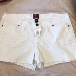 Torrid White Denim Shorts (NWT)